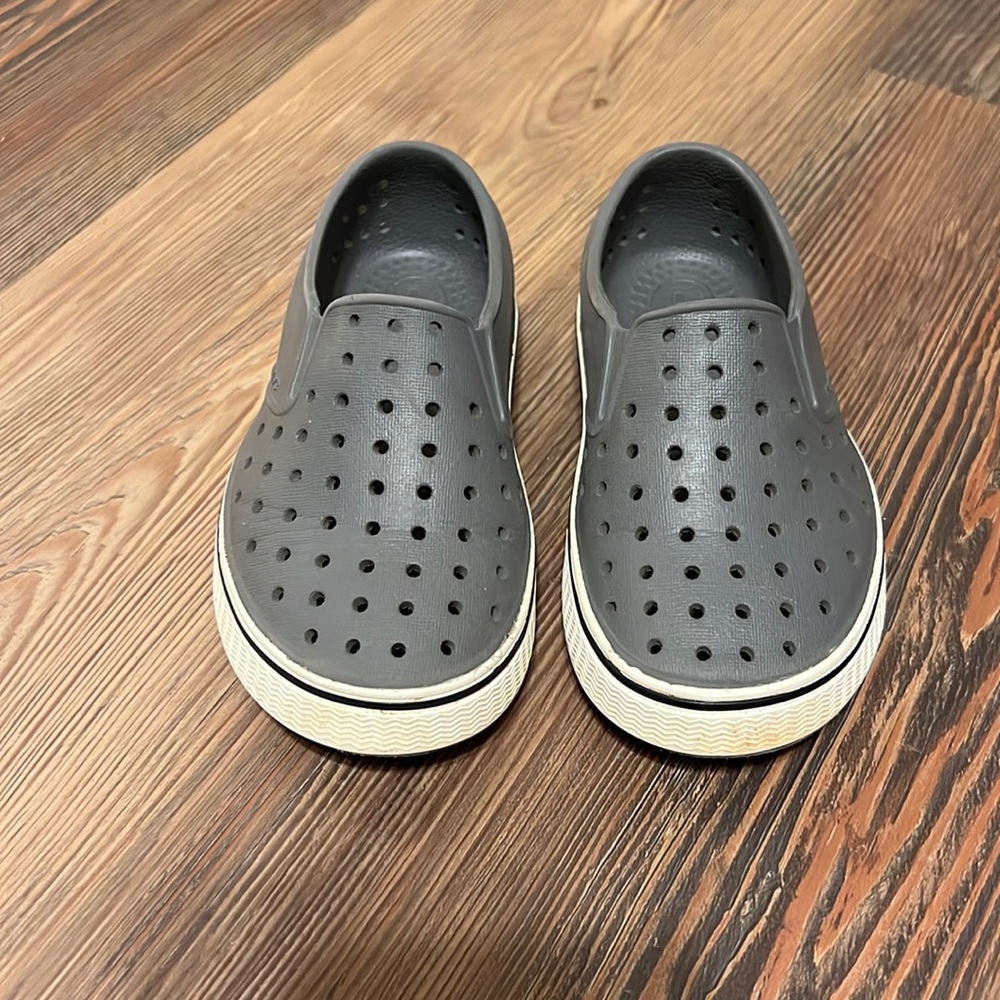 Native Miles Child Size 9